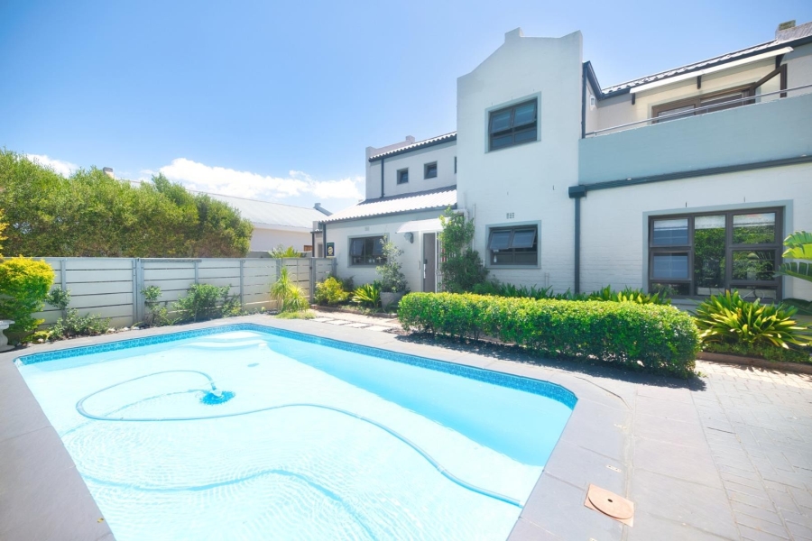 5 Bedroom Property for Sale in Vermont Western Cape